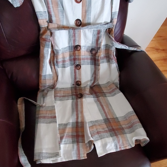 Dress - Picture 4 of 5